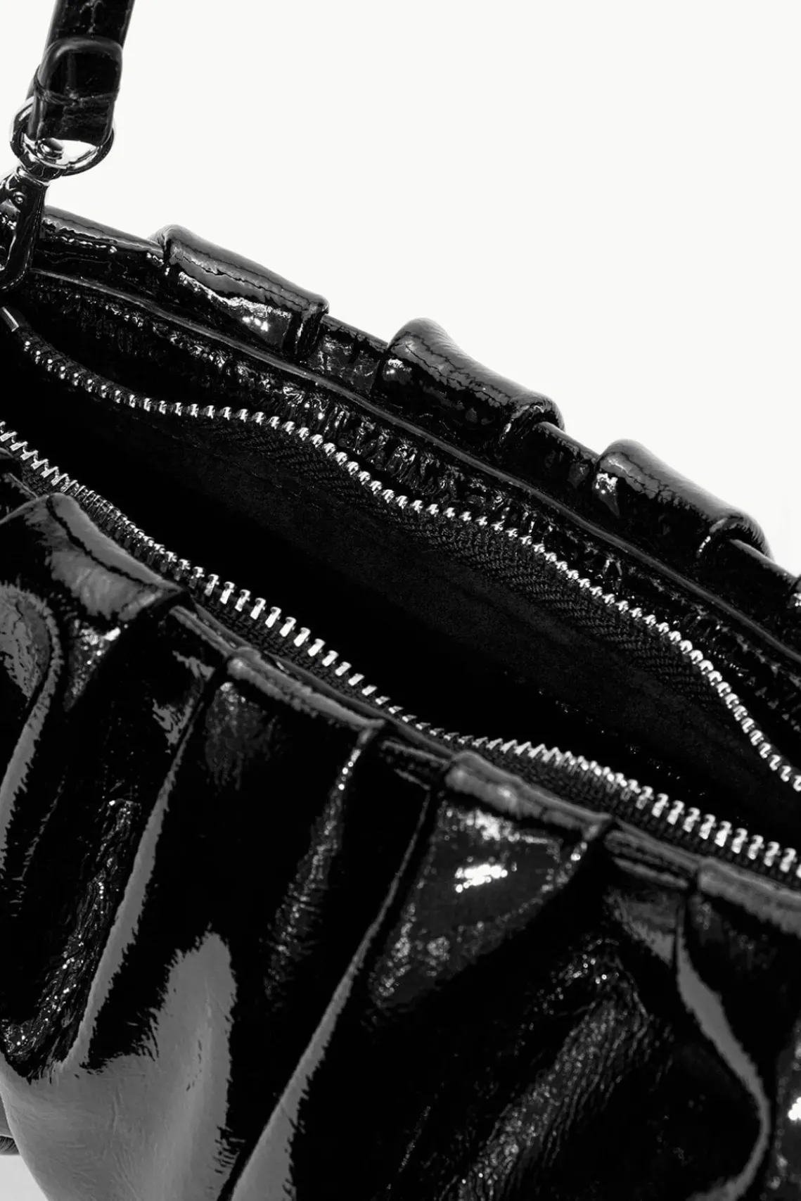 HANDBAGS STAUD - BEAN BAG PATENT BLACK