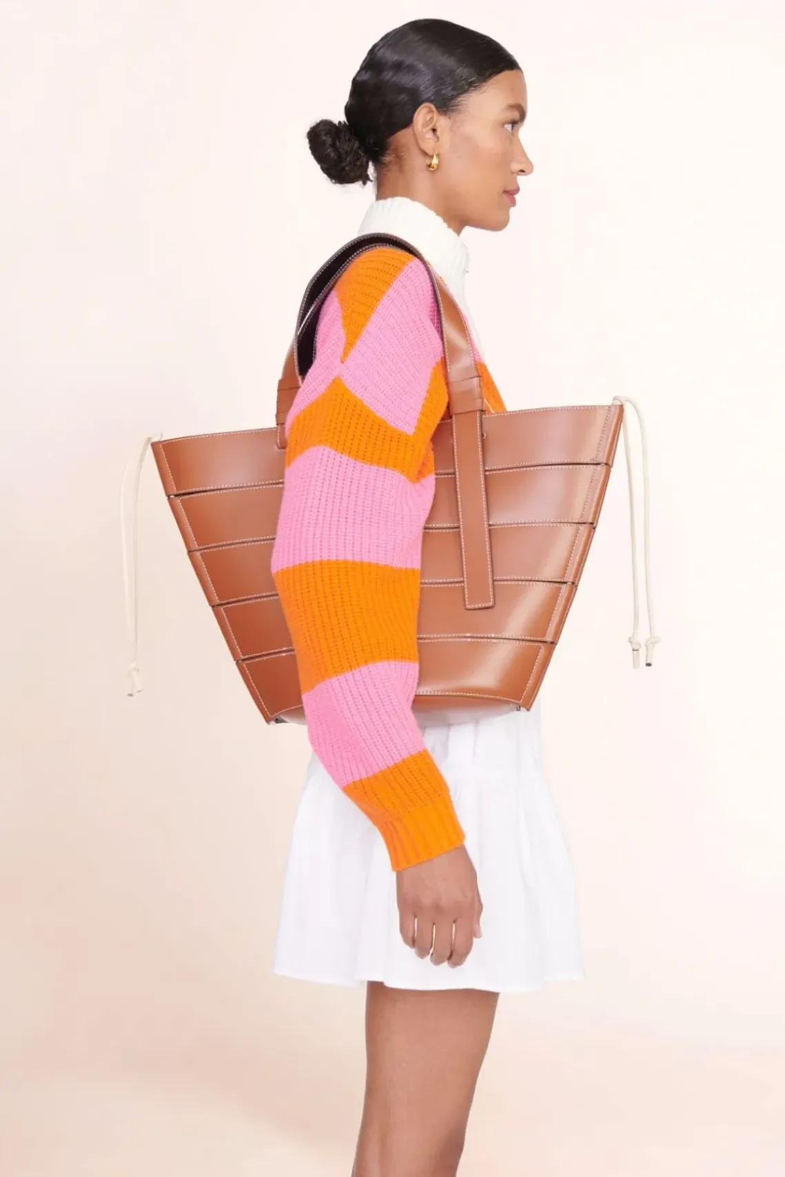 HANDBAGS STAUD - DIAMOND TOTE TAN CREAM