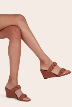 SHOES STAUD - FRANKIE WEDGE TAN